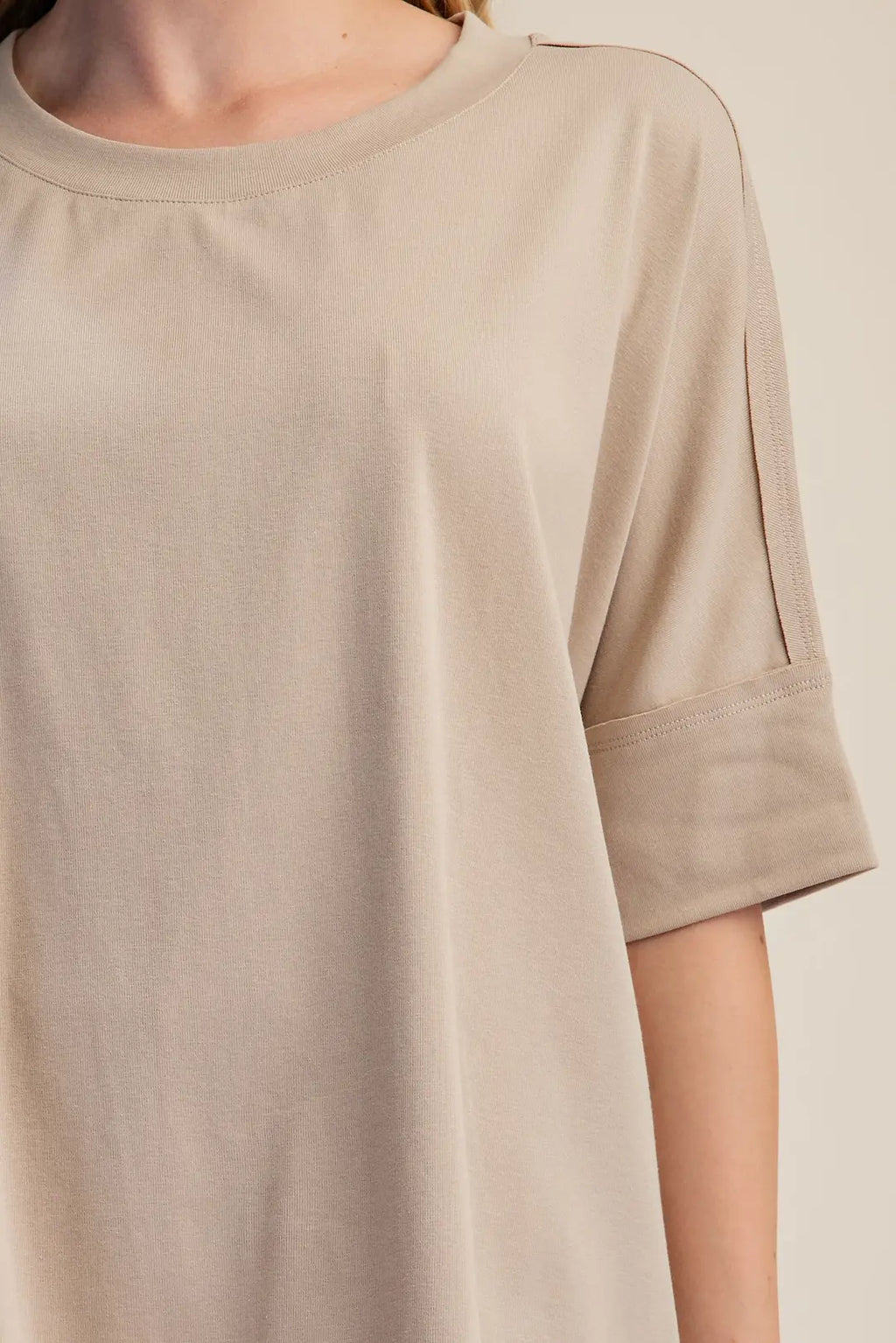 GLAM TAUPE OS SS TOP T8200