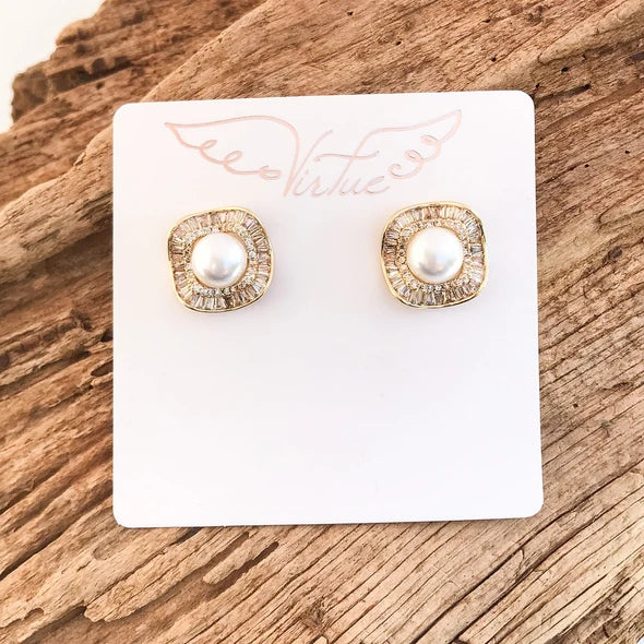 VIRTUE WAVY CUFFED PEARL EARRINGS