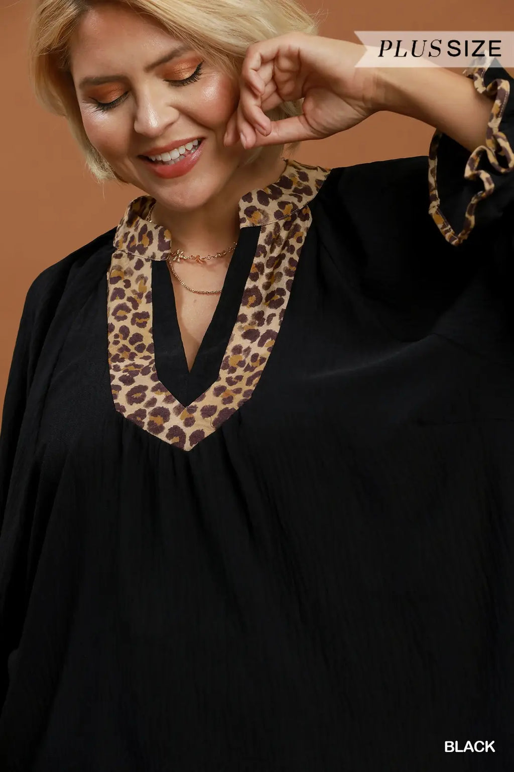 UMGEE V NECK TOP WC6610