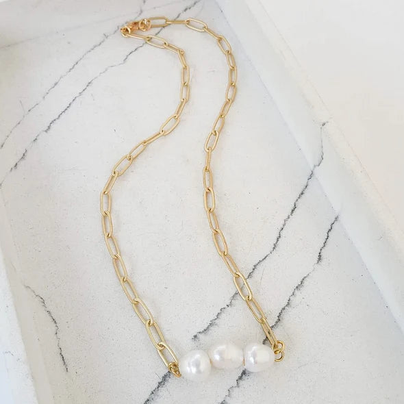 VIRTUE 15" LARGE PAPERCLIP CHAIN W/TRIPLE PEARL 1855MP