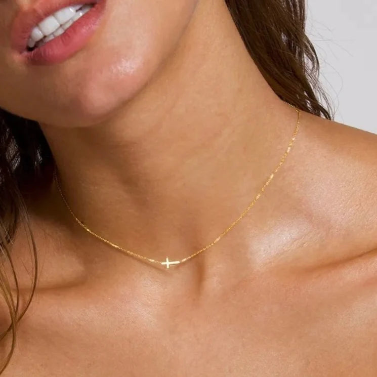 CHAN GOLD DAINTY CROSS NECK