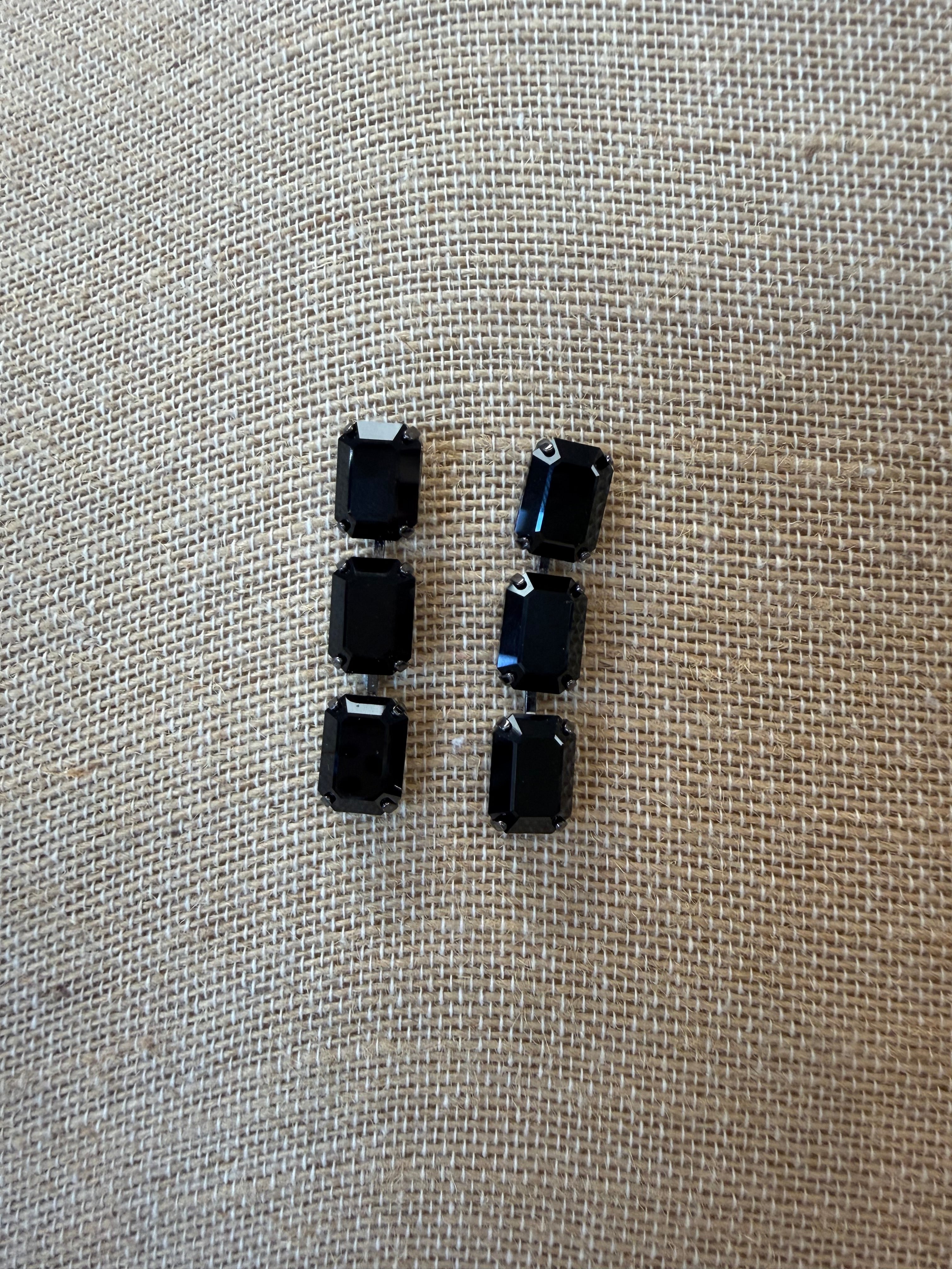 TOVA ALAINA EARRINGS IN JET