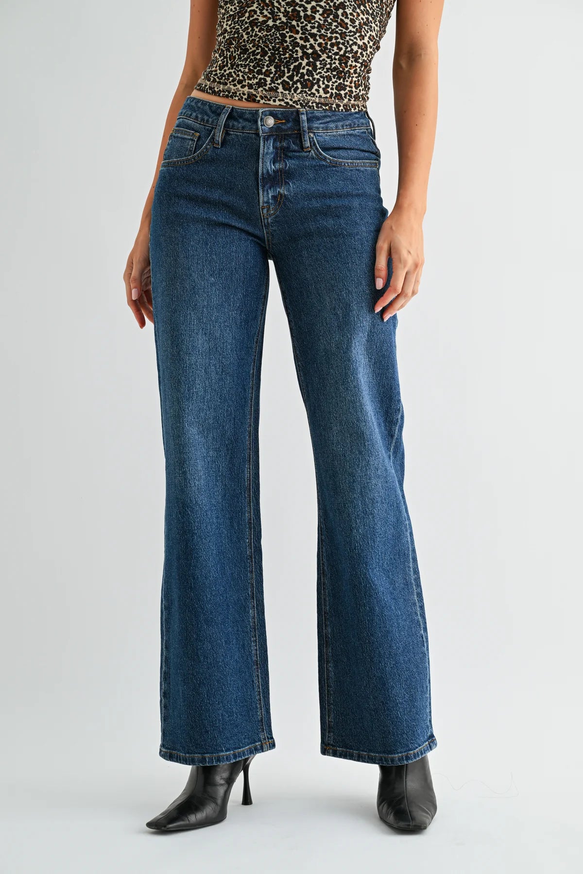 MICA  MID-RISE Wide Leg Jean