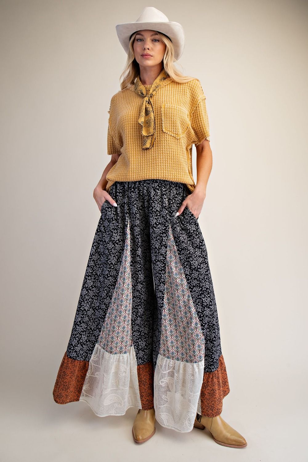 EASEL BLACK PANTS EB58132