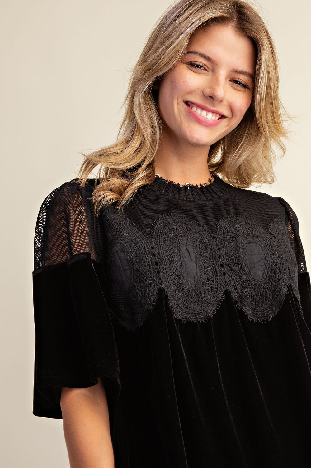 EASEL CROCHET TOP ET72101
