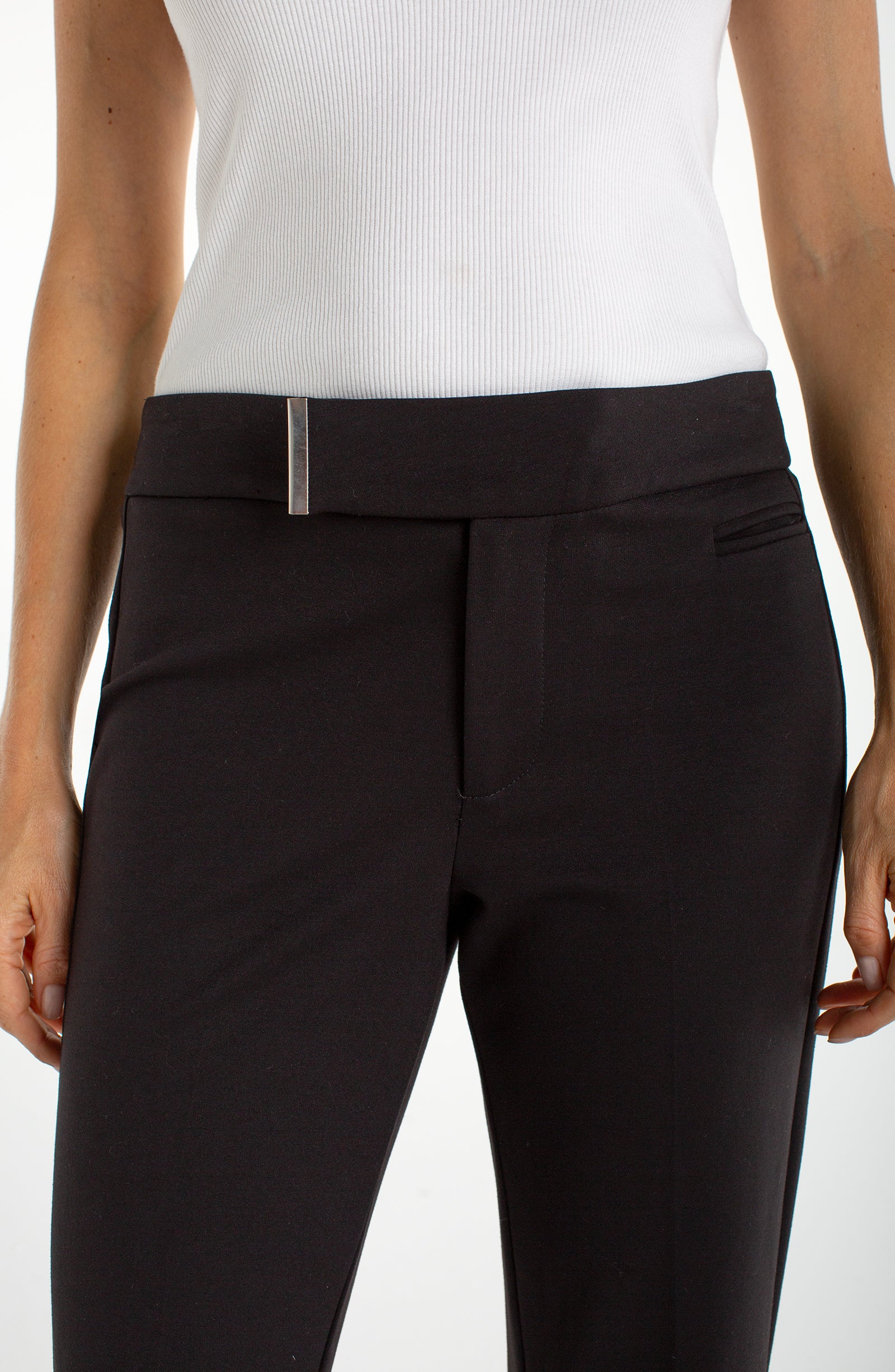 LP BLK CROP FLARE PANT LM4742M44